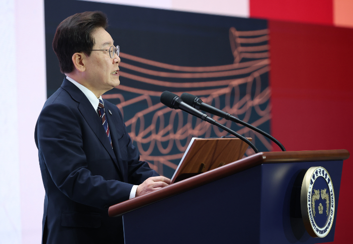 이재명 대통령이 28일 인천 송도에서 열린 제20회 세계한인의 날 기념식에서 기념사를 하고 있다. 연합뉴스
