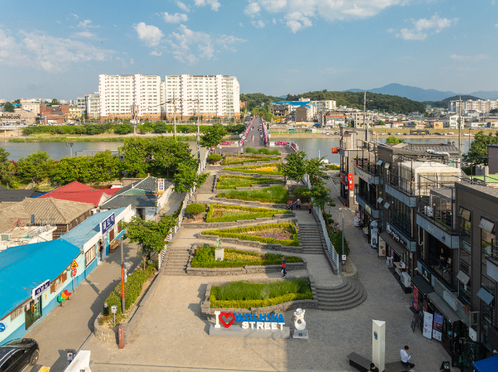 강릉 월화거리 전경. 강릉시 제공