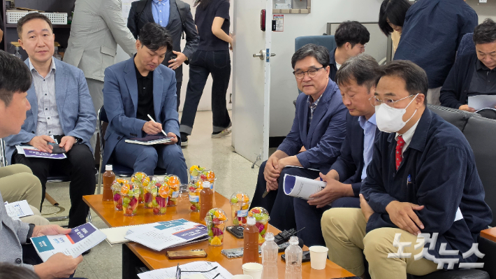 29일 인천시 재정예산개혁TF 기자간담회 현장 모습. 박창주 기자