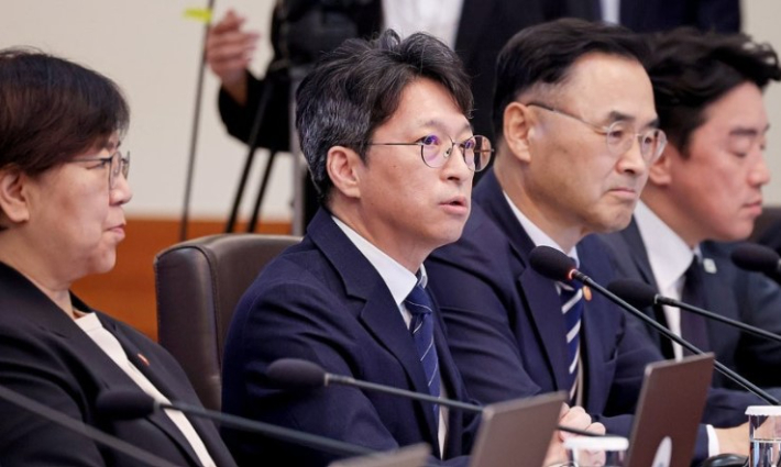 홍지선 국토부 장관. 연합뉴스