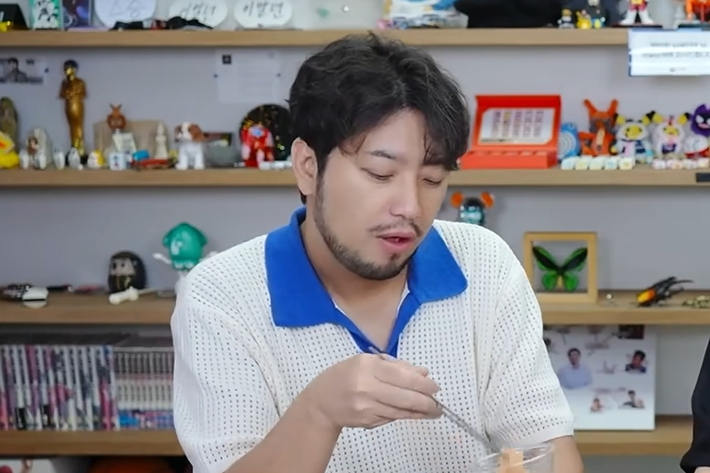 지난 27일 올라온 영상에서 "맛이 썩을 년" 등의 여성혐오 발언을 한 침착맨. 해당 장면은 29일 현재 편집된 상태다. 침착맨 유튜브 캡처