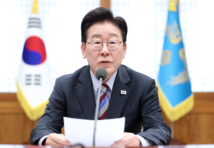 이재명 대통령이 29일 청와대에서 열린 메가프로젝트 제3차 민관합동 점검회의에서 발언하고 있다. 연합뉴스