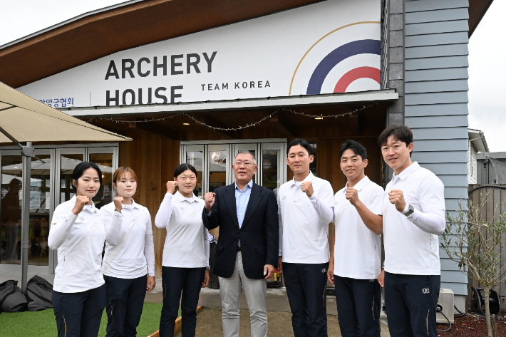 현대차그룹 정의선 회장, 양궁 대표 선수들 격려. 현대차그룹 제공