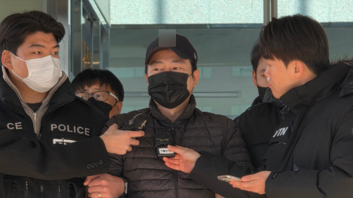 검찰 송치되는 양민준(47)이 취재진의 질문에 답하고 있는 모습. 독자 제공