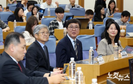 2026콘텐츠미래포럼 참석한 최휘영 장관