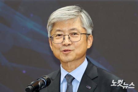 축사하는 나이영 CBS 사장