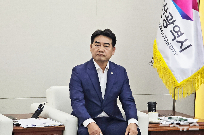 부산시와 여야정 회의에 참석한 국민의힘 이성권 부산시당위원장. 송호재 기자