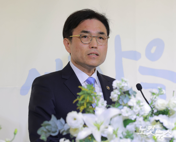 권창준 고용노동부 차관이 지난 3월 열린 '한국노총 창립 제80주년 기념식'에서 발언하고 있다. 황진환 기자