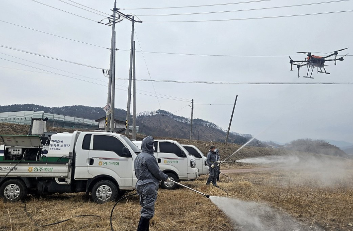 가축전염병 방역활동 장면. 연합뉴스