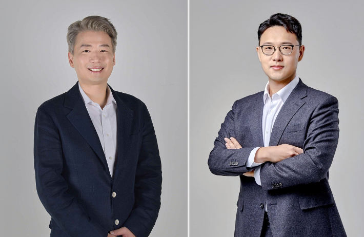 김용수(왼쪽)·김규남 네이버웹툰 공동대표. 네이버웹툰 제공