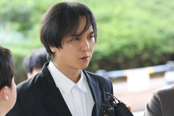 병역법 위반 혐의를 받는 가수 송민호. 연합뉴스