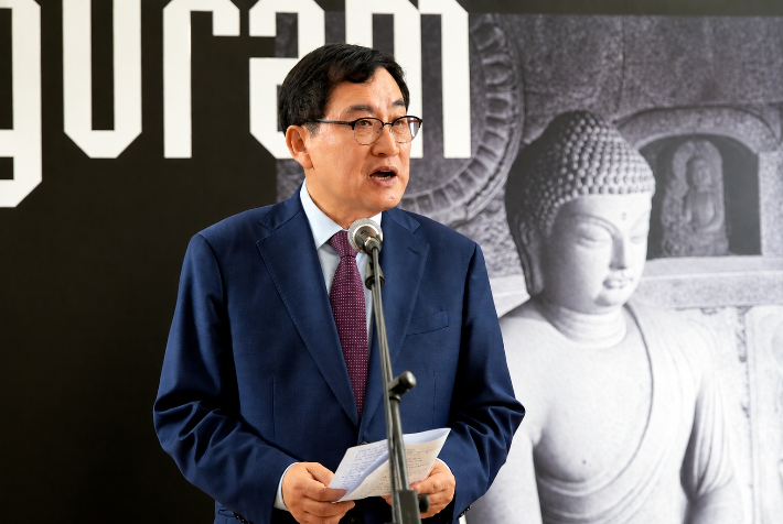 주낙영 경주시장이 프랑스 파리 주프랑스한국문화원에서 열린 특별전 '불교미술, 천년의 신비 : 석굴암' 개막식에서 축사를 하고 있다. 경주시 제공