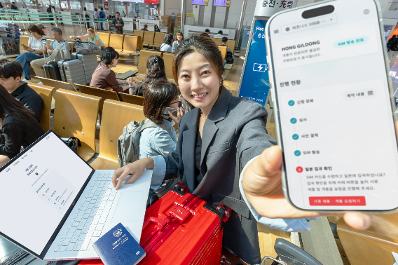 KT Japan이 일본 장기 체류 예정인 국내 고객을 대상으로 출국 전 여권만으로 일본 전화번호를 한국어로 신청할 수 있는 알뜰폰 서비스 tt mobile을 선보인다. KT 제공