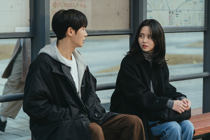 디즈니+ 신작 드라마 '연애박사 '스틸. 왼쪽부터 추영우, 김소현. 디즈니+ 제공