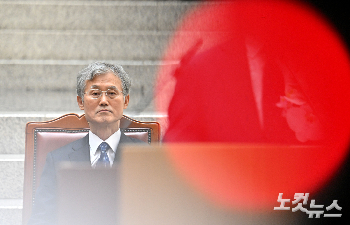 조희대 대법원장이 21일 오후 서울 서초구 대법원에서 열린 김성수 대법관 취임식에 참석해 있다. 황진환 기자