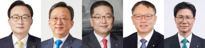 (왼쪽부터)이환주 KB국민은행장, 정상혁 신한은행장, 이호성 하나은행장, 정진완 우리은행장, 강태영 NH농협은행장. 연합뉴스