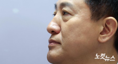 홍보영상 시청하는 오세훈 시장