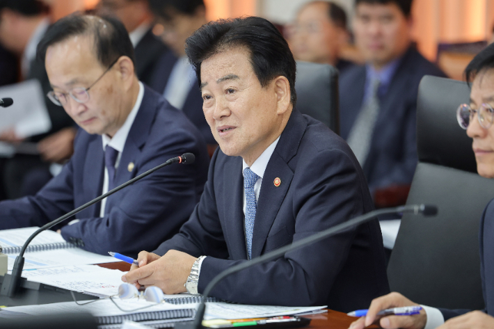 정동영 통일부 장관이 7일 서울 종로구 남북회담본부에서 열린 외교통일위원회 국정감사에서 발언하고 있다. 연합뉴스