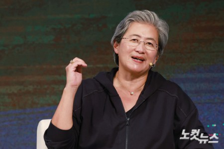 리사 수 AMD CEO가 7일 오후 서울시 용산구 드래곤시티에서 열린 AMD 게이머 데이 행사에서 참석자들의 질문에 답하고 있다.
