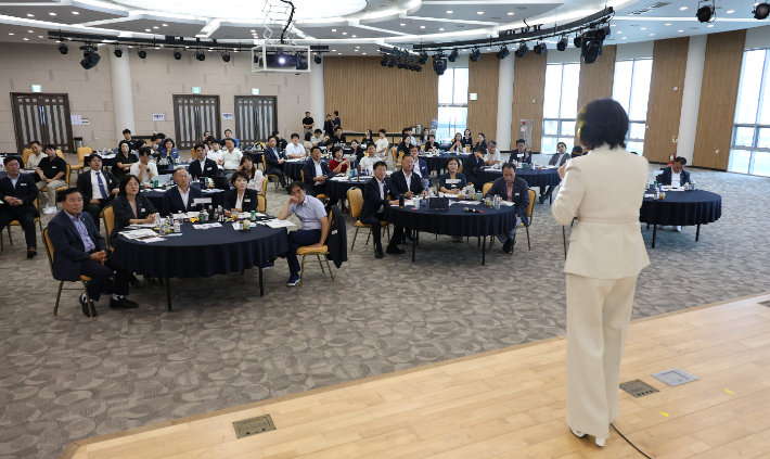 제1차 정례회대비 의정연수. 창원시의회 제공 