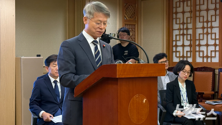 민형배 전남광주통합특별시장이 8일 광주청사 비즈니스룸에서 전남광주통합특별시장 취임 100일 기자회견을 하고 있다. 김한영 기자