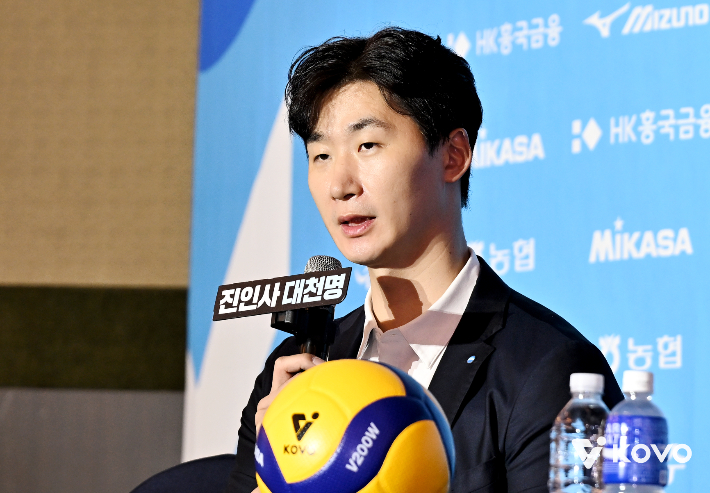 박철우 우리카드 감독. 한국배구연맹