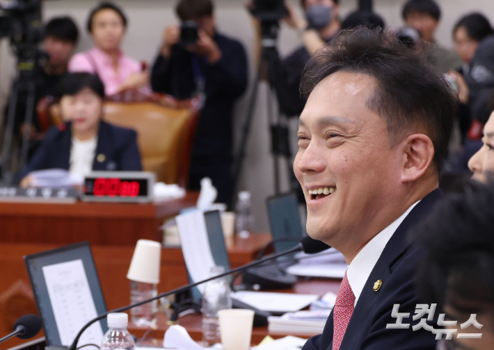 국민의힘 김태규 의원이 8일 국회 법제사법위원회 법무부 등에 대한 국정감사에서 발언하고 있다. 황진환 기자