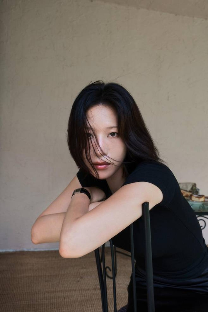 '디너모드'는 2018년 8월에 나온 첫 번째 정규앨범 '유어 홈' 이후 딱 8년 만에 나온 두 번째 정규앨범이다. 스탠다드프렌즈 제공