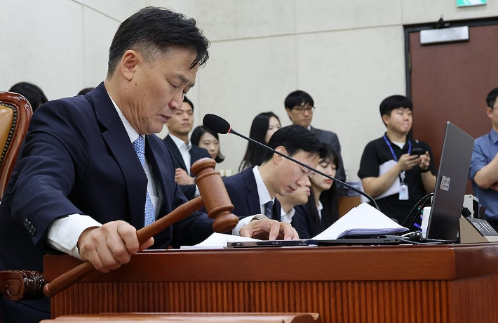 김영진 행안위원장. 연합뉴스