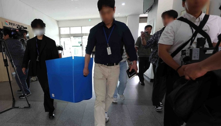 지난 6월 경남도청 압수수색. 연합뉴스 