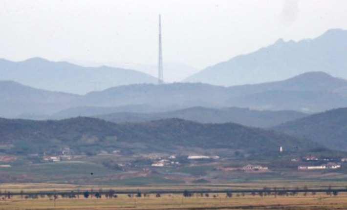 강화도 최북단 평화전망대에서 바라본 황해북도 개풍군 일대. 연합뉴스