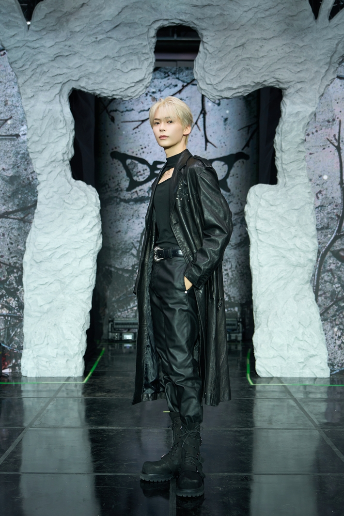 성한빈은 제로베이스원 멤버 중 가장 처음으로 솔로 데뷔했다. 더라이브레이블 제공