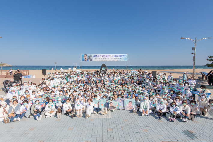 장민호 '7번 국도' 노래비 제막. 고성군 제공