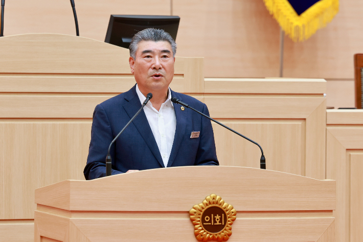 최명수 전남광주통합특별시의원이 12일 전남청사에서 열린 제4회 임시회 본회의에서 시정질문을 하고 있다. 전남광주통합특별시의회 제공