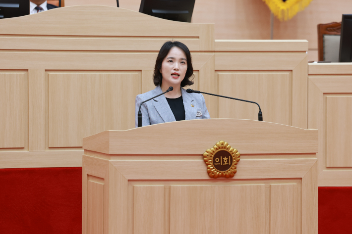 정희선 의원이 본회의장에서 발언하고 있다. 통합특별시의회 제공
