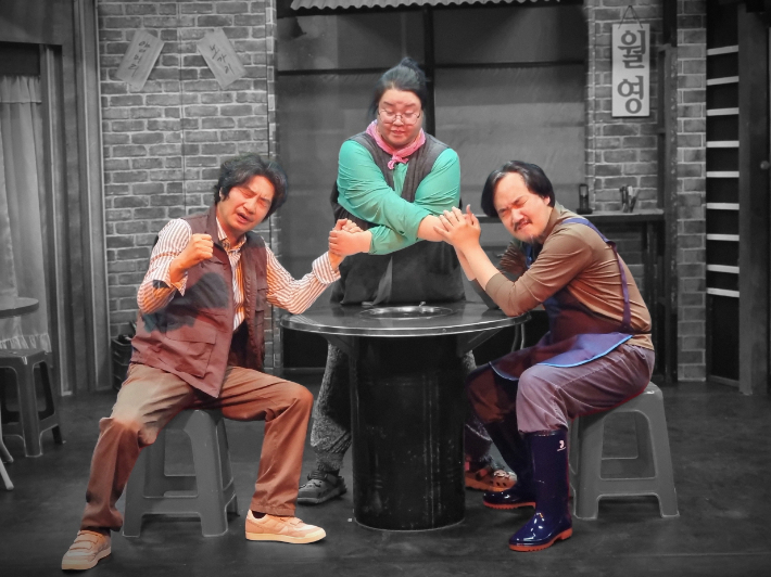 극단 아센 공연 모습. 부산문화재단 제공