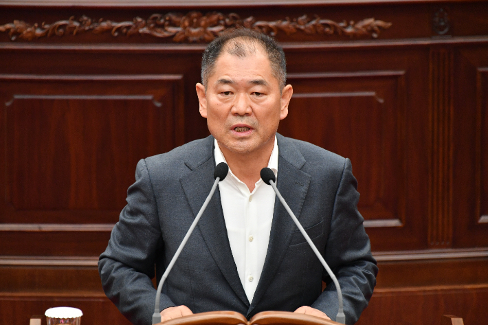 권대근 경남도의원. 경남도의회 제공 