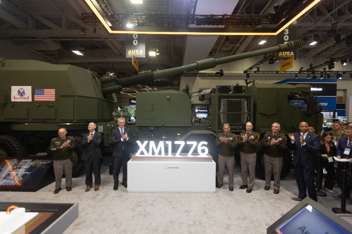 한화에어로스페이스가 미국 워싱턴DC에서 열린 미국 육군협회 연례 전시회 'AUSA 2026'에서 XM1776을 공개했다. 한화에어로스페이스 제공