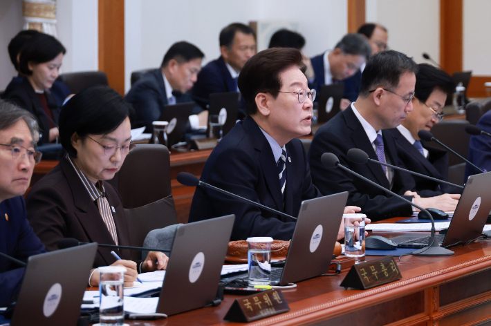 이재명 대통령이 13일 청와대에서 열린 국무회의에서 발언하고 있다. 연합뉴스