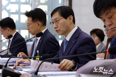 국감 답변하는 김성주 국민연금공단 이사장