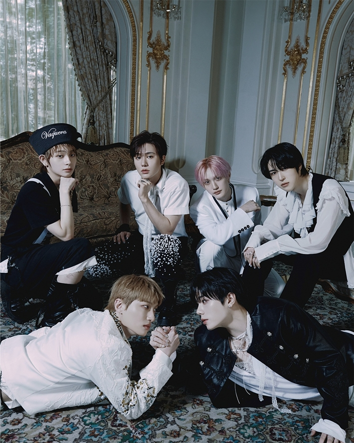 신인 보이그룹 데일리:디렉션이 14일 오후 2시 서울 중구 엑스칼라에서 첫 미니앨범 '위치 웨이' 쇼케이스를 열었다. 오드웨이브 제공