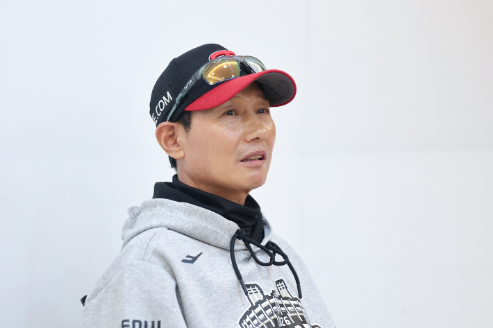 WC 1차전, 인터뷰하는 LG 염경엽 감독. 연합뉴스