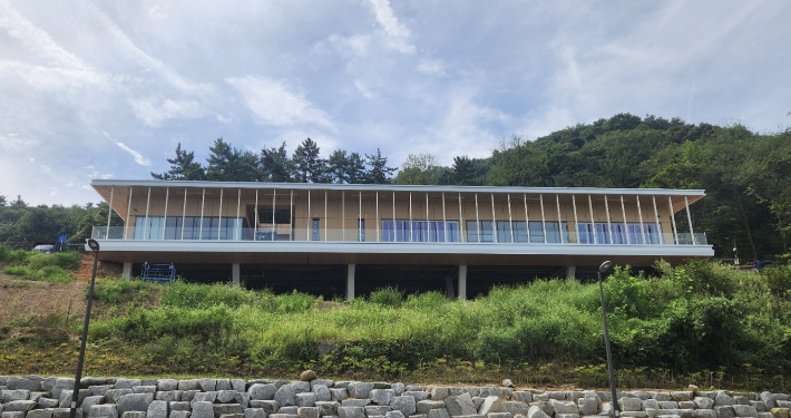 정읍 아양산 치유의 숲 센터. 전북도 제공