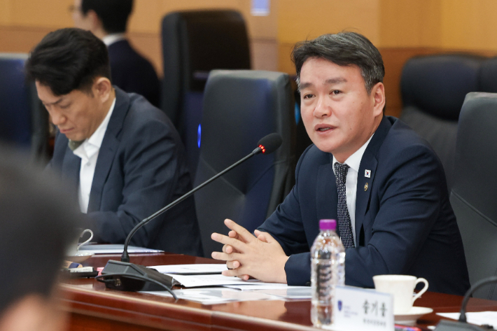 발언하는 이종욱 관세청장. 연합뉴스