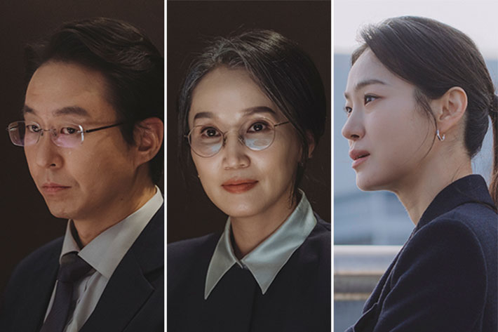 윤영빈 감독은 작품 속 영업5팀을 하나의 스포츠 팀으로 설정했다. 그는 "각자 정해진 역할을 가진 하나의 팀이라고 생각했다"며 "배제되기는 했지만 한 팀처럼 보이게끔 계속 사진을 찍으면 좋겠다는 생각도 했었다"고 밝혔다. 티빙 제공