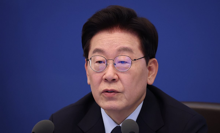 이재명 대통령이 15일 청와대에서 열린 수석보좌관회의에서 발언하고 있다. 연합뉴스