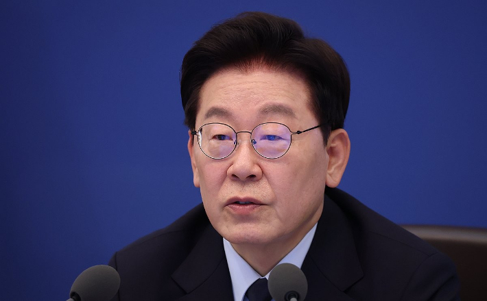 이재명 대통령이 15일 청와대에서 열린 수석보좌관회의에서 발언하고 있다. 연합뉴스