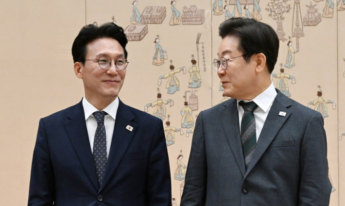 이재명 대통령과 김민석 더불어민주당 당대표. 대통령 기지단 제공