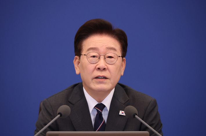 이재명 대통령이 6일 청와대에서 열린 국무회의에서 발언하고 있다. 연합뉴스