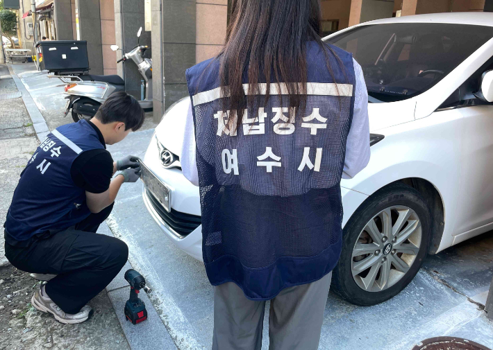 전남광주통합특별시는 지난 15일 행정안전부와 경찰청, 한국도로공사, 시·구·군 등 관계기관과 함께 '2026년 하반기 체납차량 번호판 합동 영치'를 실시했다. 전남광주통합특별시 제공